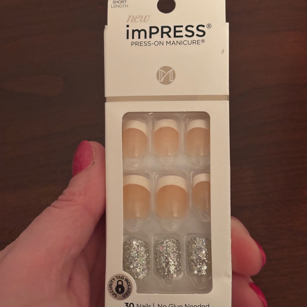 Kiss imPRESS Press-On Nails - Tan and Silver Glitter